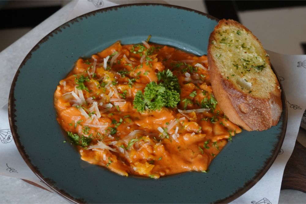 Farfalle Rosa (Mixed Sauce)