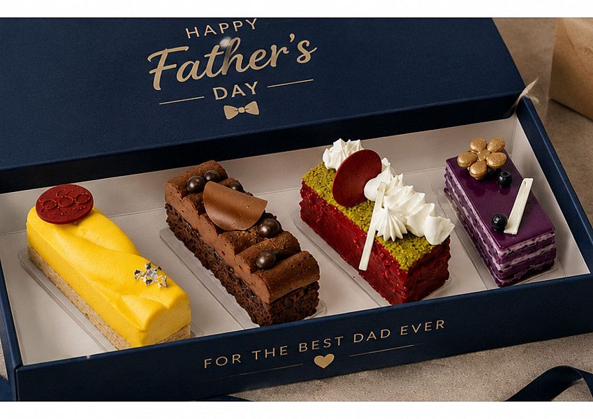 Four Luxury Pastry Box.