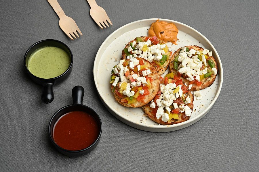 Paneer Sprinkled Garlic Bread