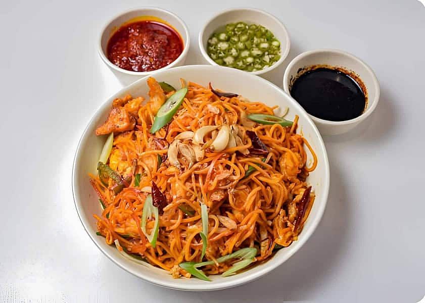 Chilli Garlic Noodles (Non Veg)