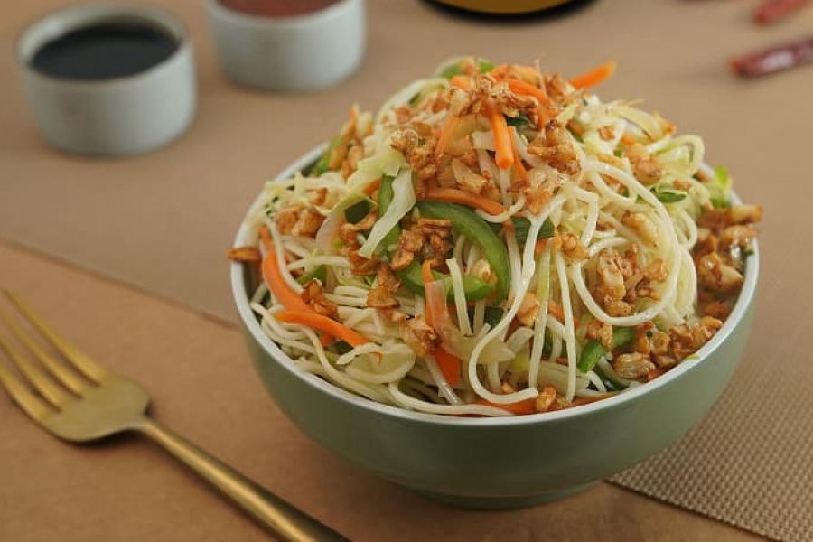 Veg Burnt Garlic Noodles Bowl