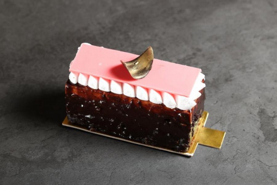 Strawberry & Chocolate Pastry