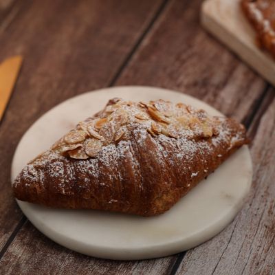 Almond Croissant 120gm