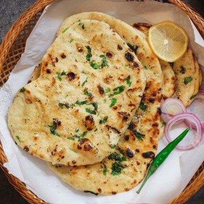 TWM Fluffy Garlic Naan (4 Pcs/280g)