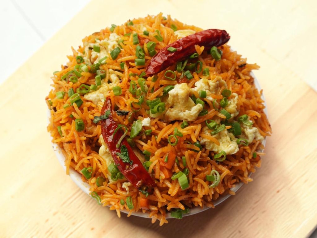 Egg Schezwan Rice