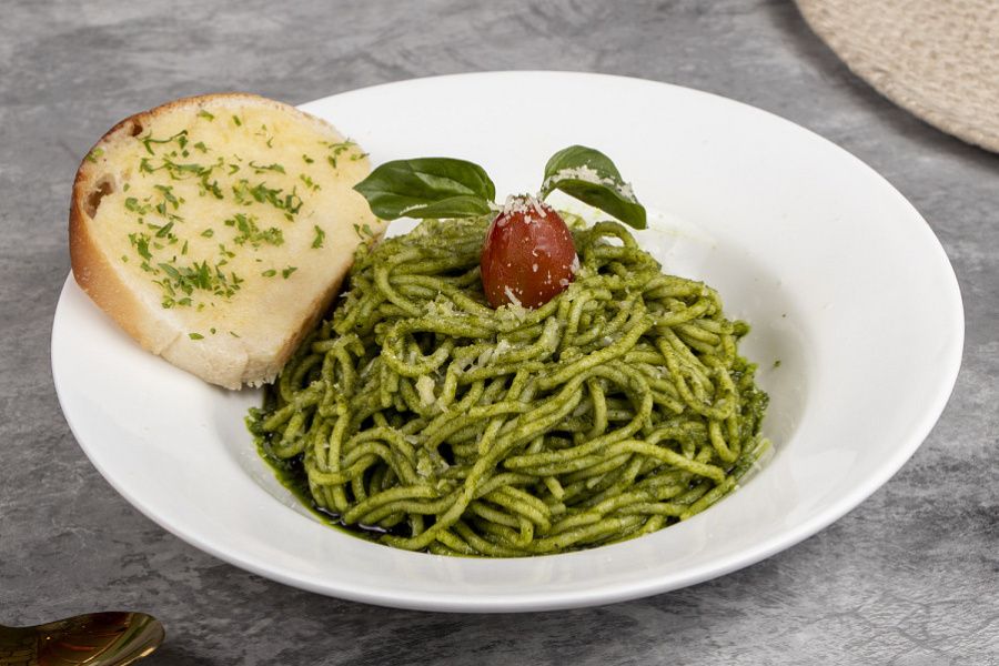 Pasta Al Sugo Verde