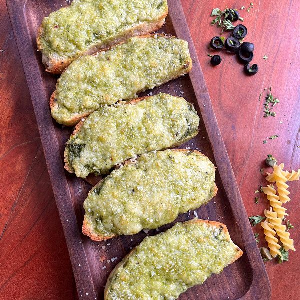 Pesto Garlic Bread