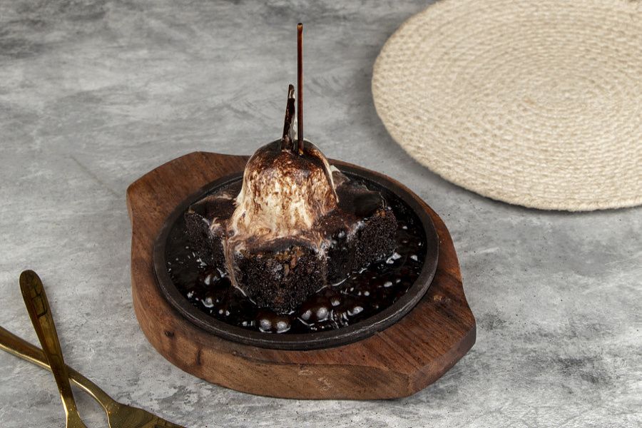 Sizzling Walnut Brownie