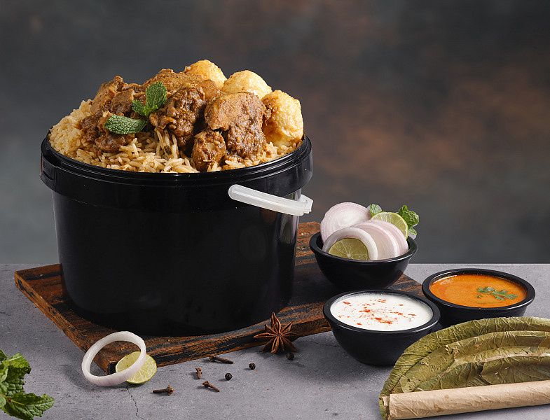 Andhra Kodi Vepudu Biryani Bucket