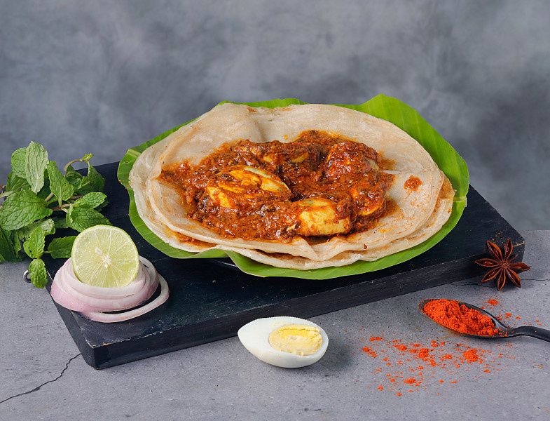 Egg Potlam Parotta (2 Pcs)