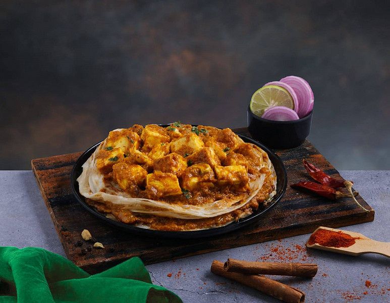 Paneer Potlam Parotta (2 Pcs)