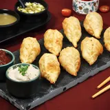 Fried Paneer Momos [8 Pcs]