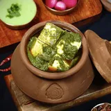 Matki Palak Paneer (Serves 1-2)