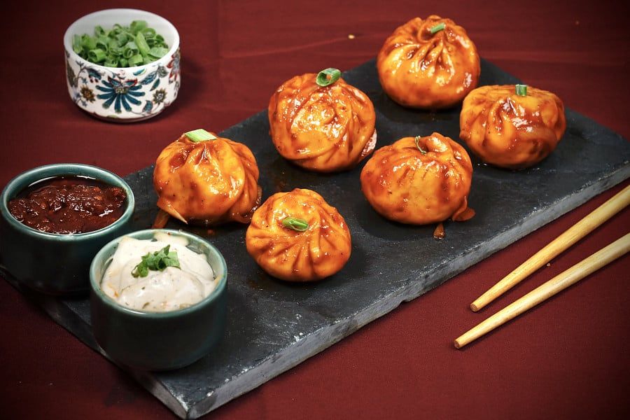 Veg Pan Tossed Momos [8 Pcs]