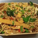 Stir Fried Chilli Garlic Noodles (Chicken)