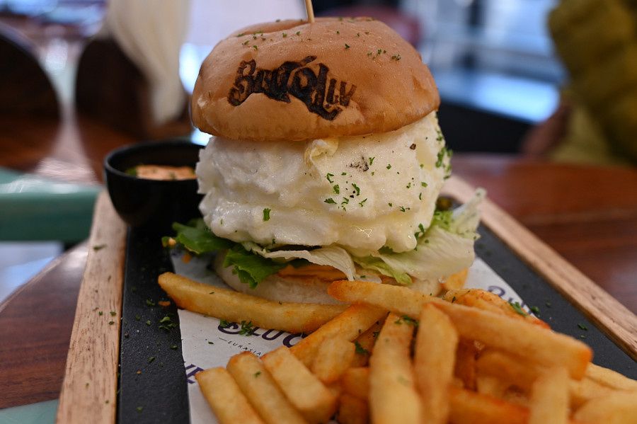 Eggcellent Burger
