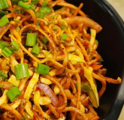 Chilly Garlic Noodle-Veg