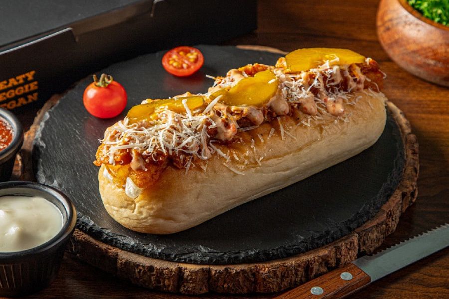 The Ghost Pepper Mac Hotdog