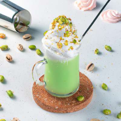 Pista Milkshake With Ice Cream