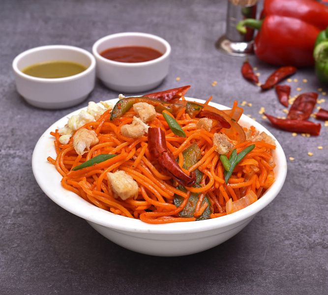 Chicken Schezwan Noodles