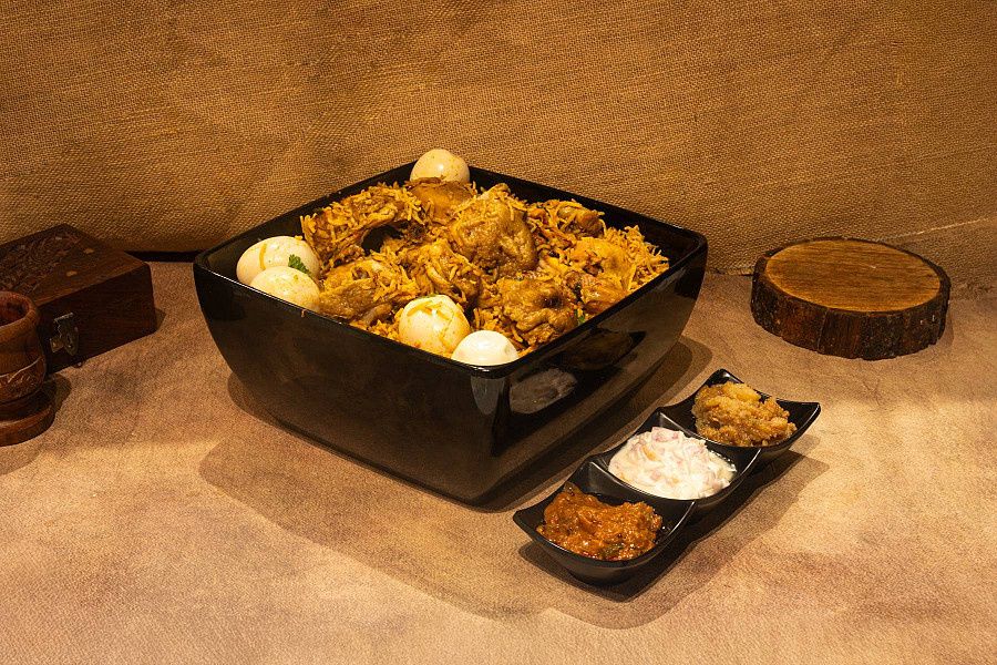 Chicken Biryani 5 Serve (Egg Raitha Brinjal Gravy Bread Halwa)