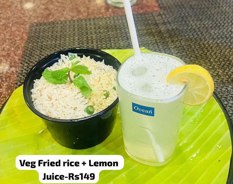Veg Fried Rice + Lemon Juice
