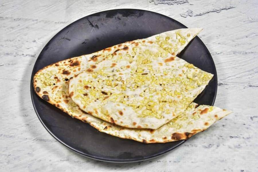 Garlic Naan Without Gravy