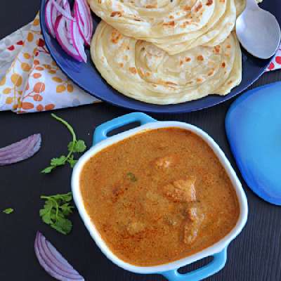 Parotta With Nonveg Gravy
