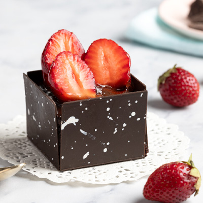 Strawberry & Chocolate Truffle Pastry [135g]