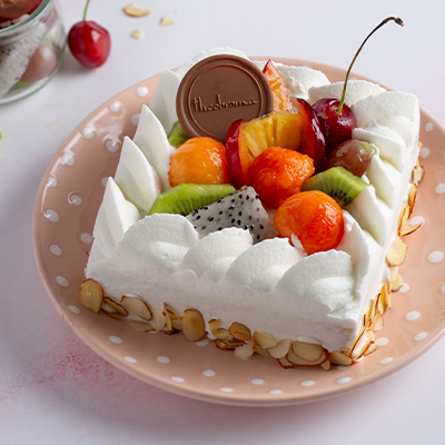 Eggless-Fresh Fruit & Cream Cake [1/2Kg]