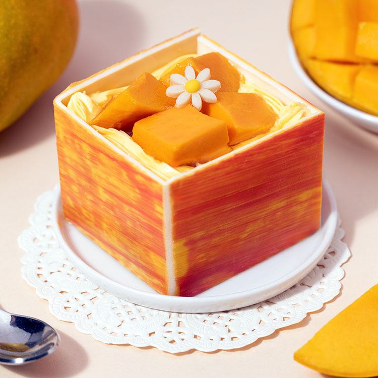 Fresh Alphonso Mango Cream Pastry [1 Piece]