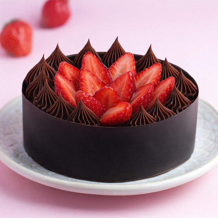 Strawberry & Chocolate Mousse Cake [560g]