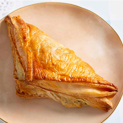 Chicken & Cheese Puff [1 Piece]