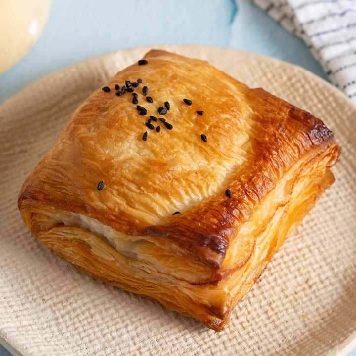 Chatpata Aloo Cheese Puff [1 Piece]