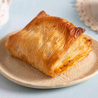 Spicy Paneer Puff [1 Piece]