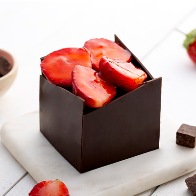 Chocolate & Strawberry Pastry [1 Piece]