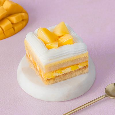 Fresh Mango and Custard Pastry [1 Piece]