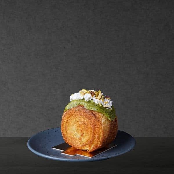 Pistachio Cromboloni