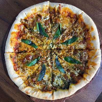 Burnt Garlic Pesto Pizza