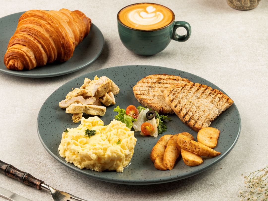 Chelvies Breakfast Combo