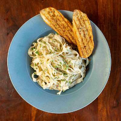 Veg Aglio Olio Pasta