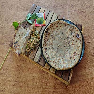 2 Whole Wheat Chicken Keema Paratha With Sabji And Curd
