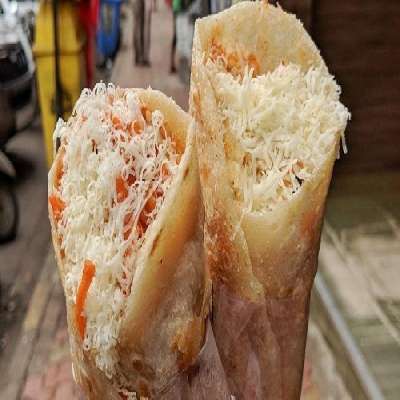 Noodles Cheese Chapati Roll